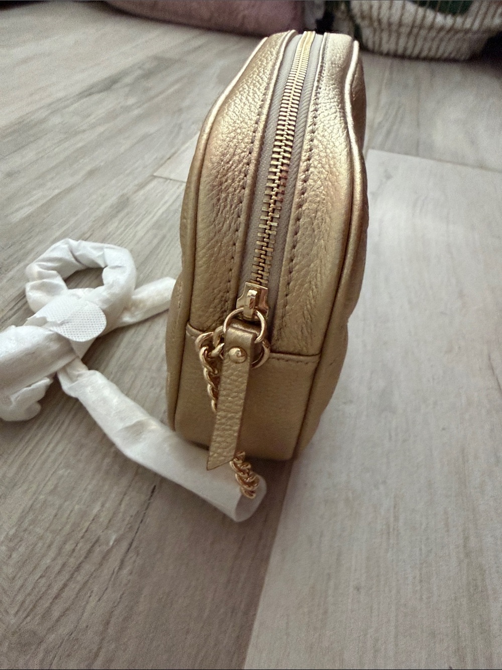 Lilly Pulitzer Metallic Gold Quilted Crossbody with Tassel Accent - Picture 4 of 5